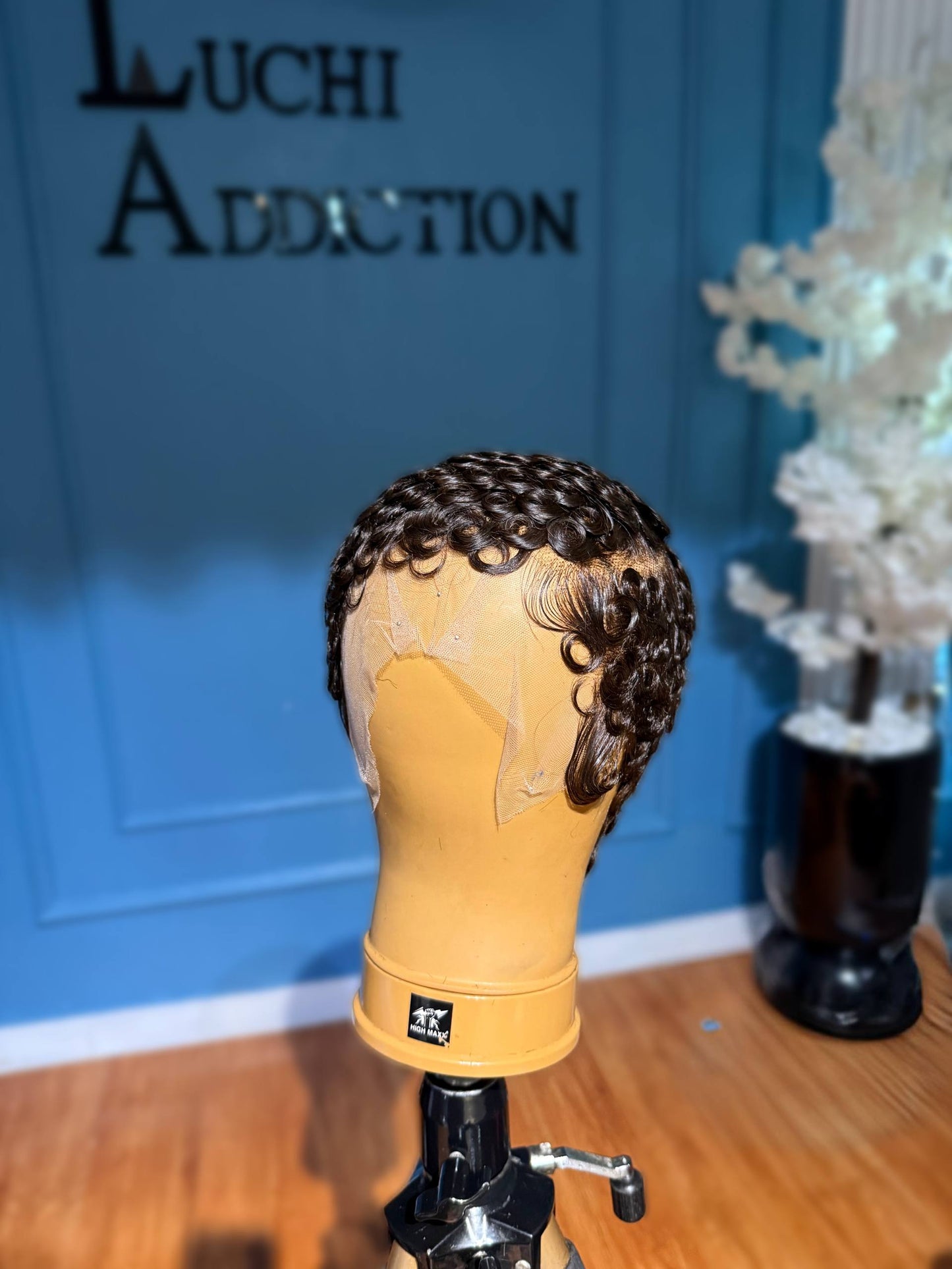 Pixie HD Glueless (curls on the forehead)