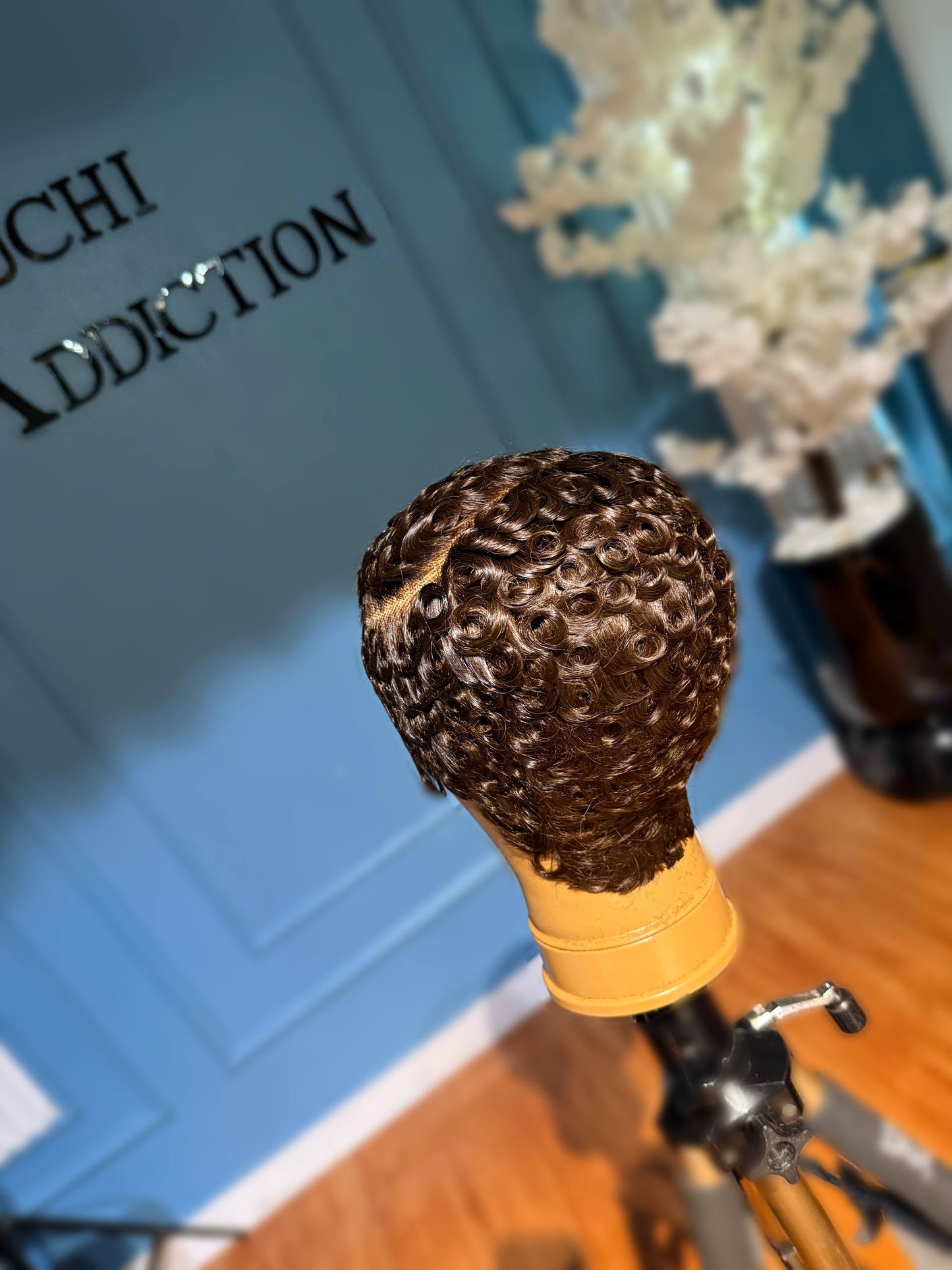 Pixie HD Glueless (curls on the forehead)